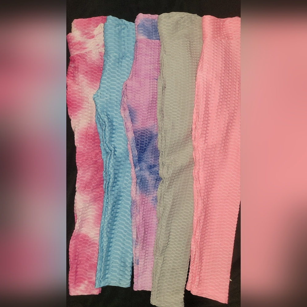 OFFERS EXCEPTED ON EVERYTHINGColorful Textured Leggings Set SIZE MED AND LARGE